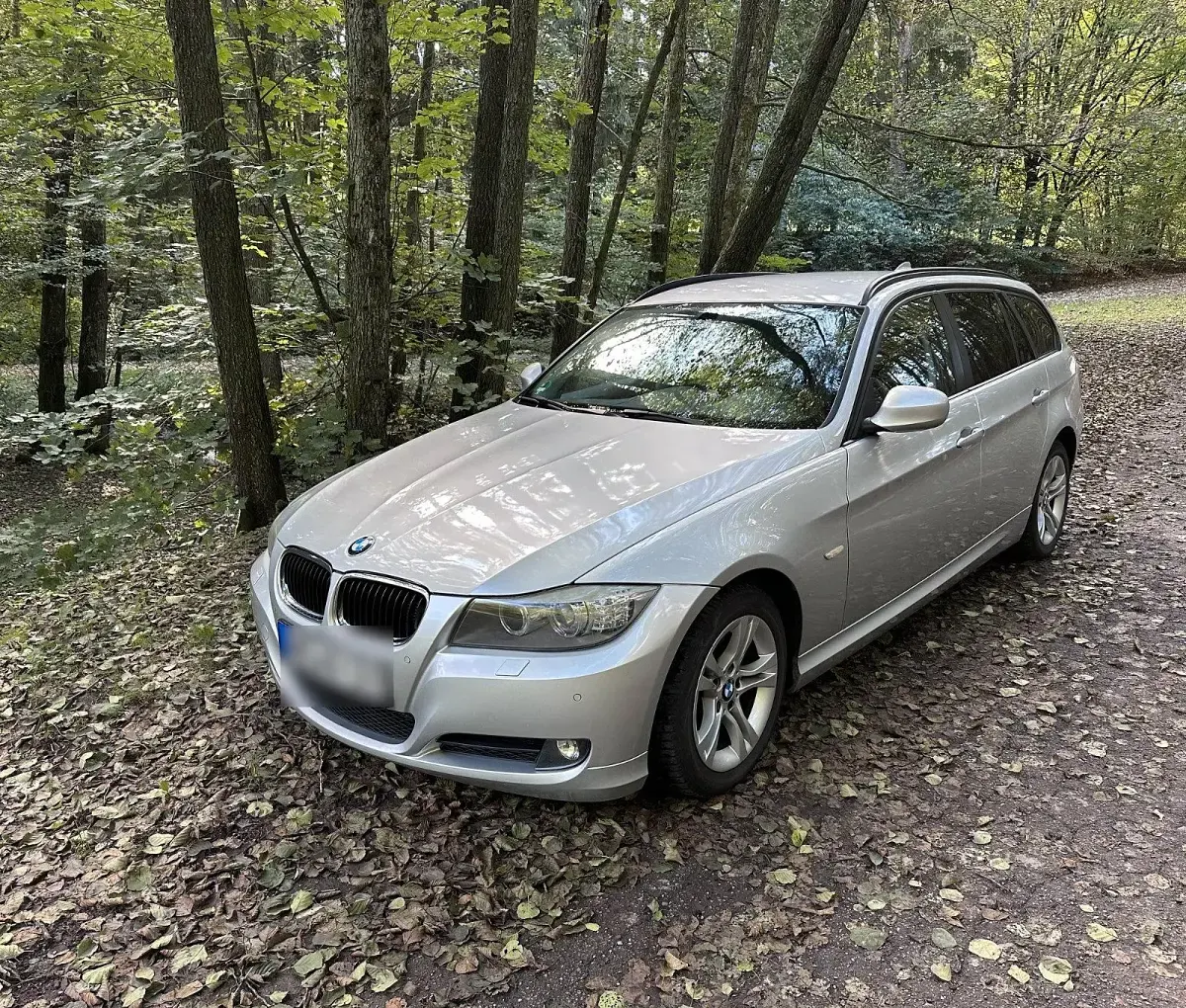 Gebraucht BMW 320 184 PS (135 kW) 2012 Grau Kombi