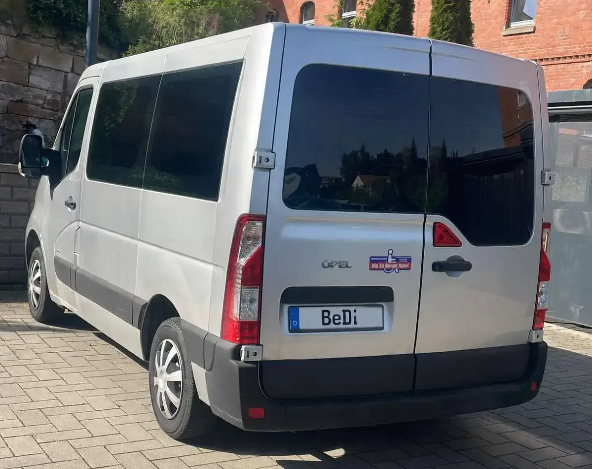 Gebraucht Opel Movano 125 PS (91 kW) 2011 Van / Kleinbus