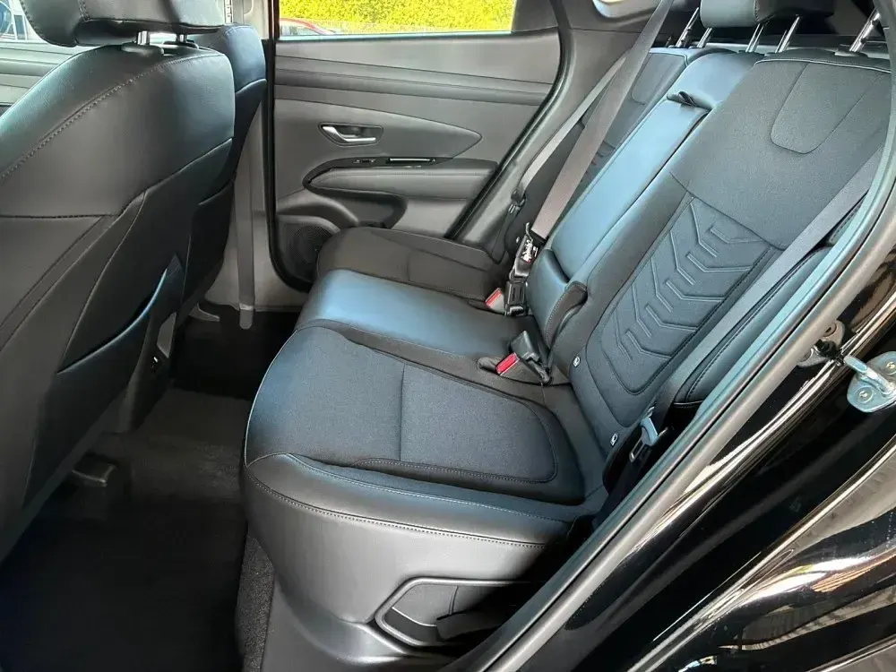 Neu Hyundai Tucson Comfort 150 PS (110 kW) 2026 Ultimate red SUV