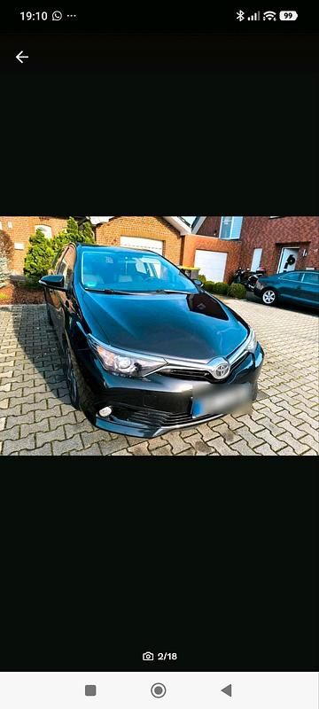 Gebraucht Toyota Auris 112 PS (82 kW) 2015 Schwarz Limousine