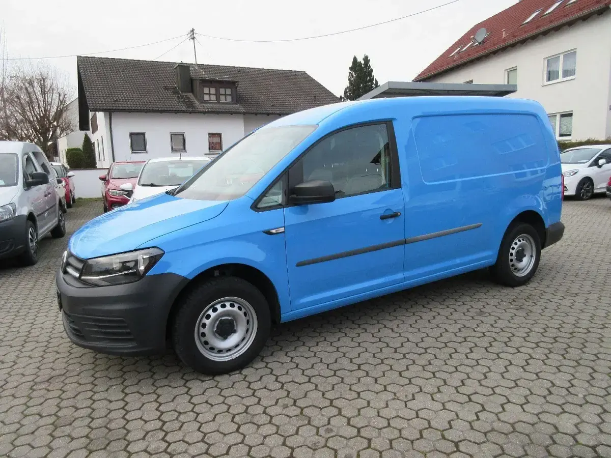 Second-hand VW Caddy Maxi 102 CP (75 kW) 2020 Albastru Monovolum