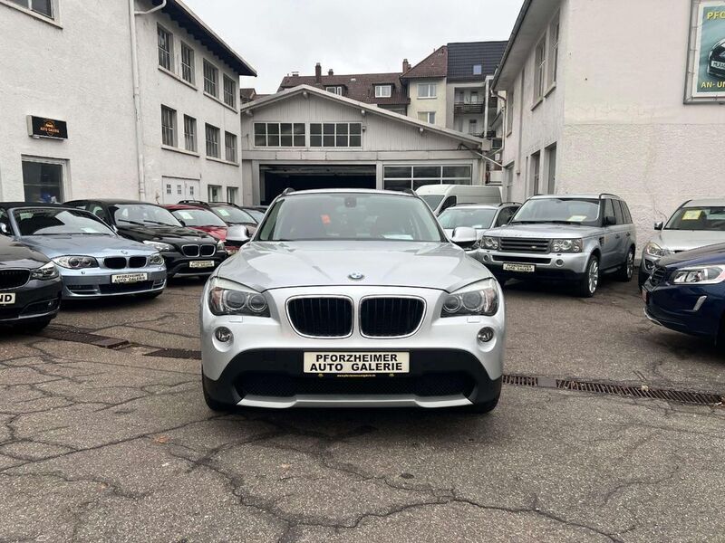 Titansilber metallic (metallic) Gebraucht 2010 BMW X1 Sport Line SUV | 7.650 € (Guter Preis) - Bild 1/4