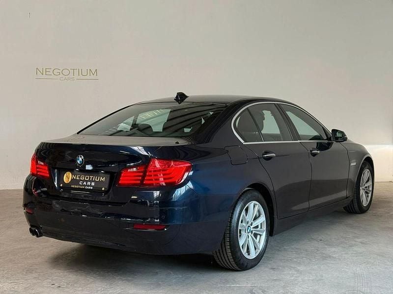 Second-hand BMW 520 184 CP (135 kW) 2015 Albastru Berlinǎ