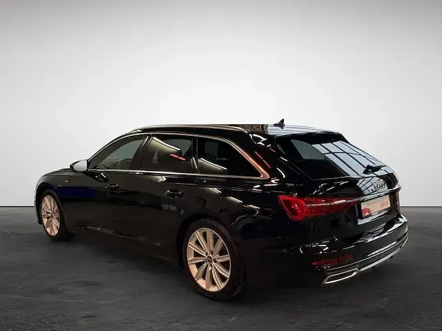 Gebraucht Audi A6 S-Line 265 PS (194 kW) 2023 Mythosschwarz metallic Kombi