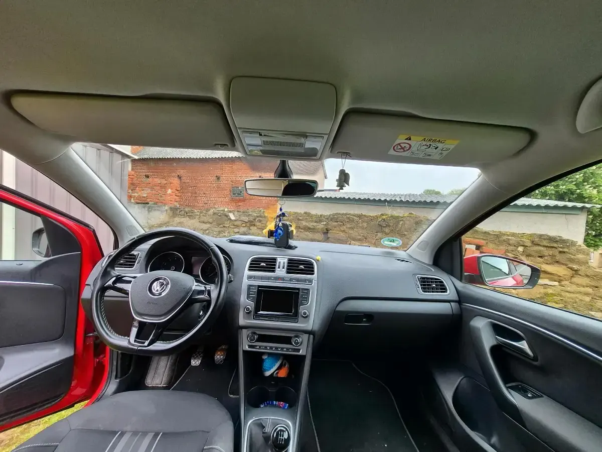 Gebraucht VW Polo 60 PS (44 kW) 2015 Rot Kleinwagen