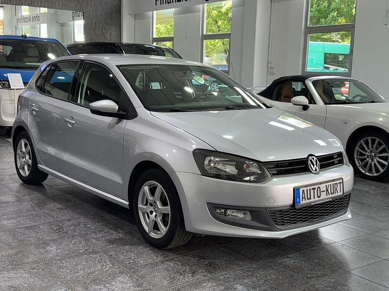Silber Gebraucht 2010 VW Polo Trendline Limousine | 2.950 € (Guter Preis) - Bild 1/4
