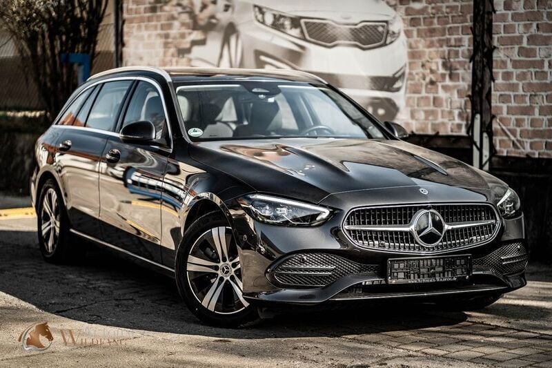 Grün Gebraucht 2021 Mercedes C220 Avantgarde Limousine | 31.900 € (Fairer Preis) - Bild 1/4
