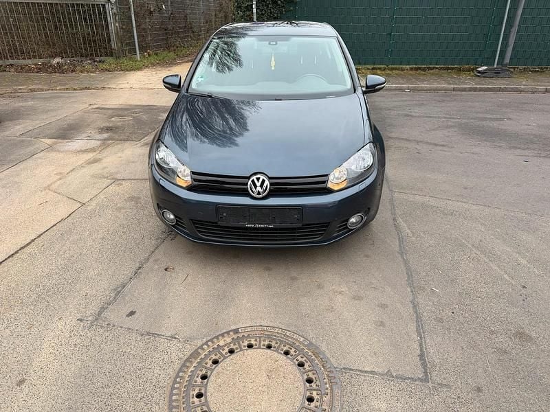 Blau Gebraucht 2010 VW Golf VI Kleinwagen | 6.499 € (Teuer) - Bild 1/4