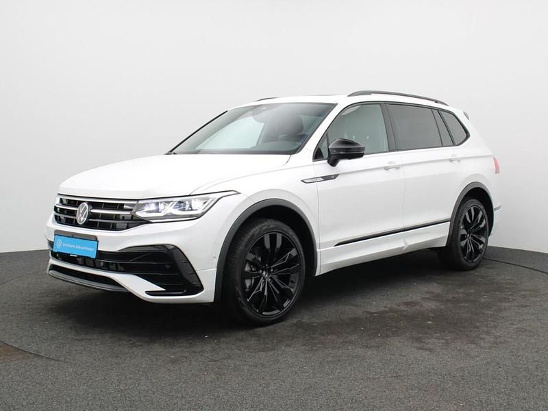 Gebraucht VW Tiguan Allspace R-line 193 PS (141 kW) 2024 Oryxweiß perlmutteffekt SUV