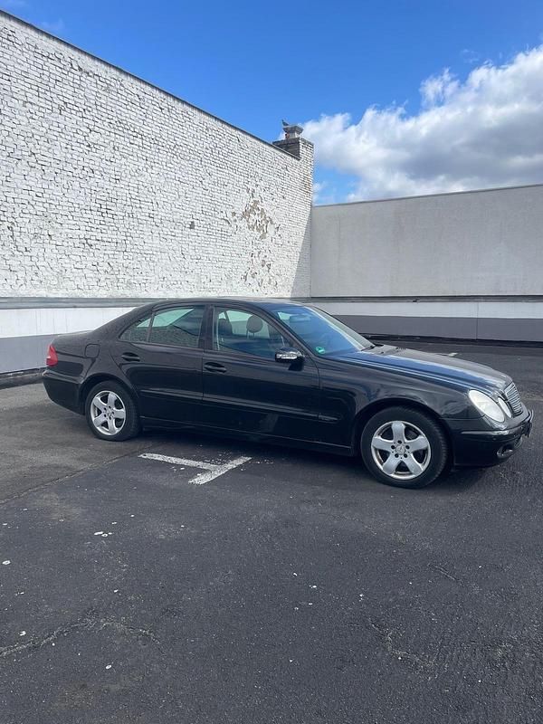 Gebraucht Mercedes E220 150 PS (110 kW) 2005 Limousine