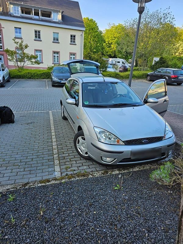 Usata Ford Focus 75 CV (55 kW) 2002 Argento Berlina