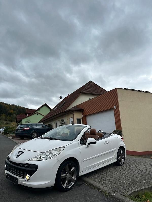 Weiß Gebraucht 2007 Peugeot 207 Kleinwagen | 1.400 € (Guter Preis) - Bild 1/4