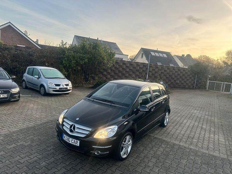 Schwarz Gebraucht 2010 Mercedes B160 Sport Van / Kleinbus | 5.700 € (Fairer Preis) - Bild 1/3