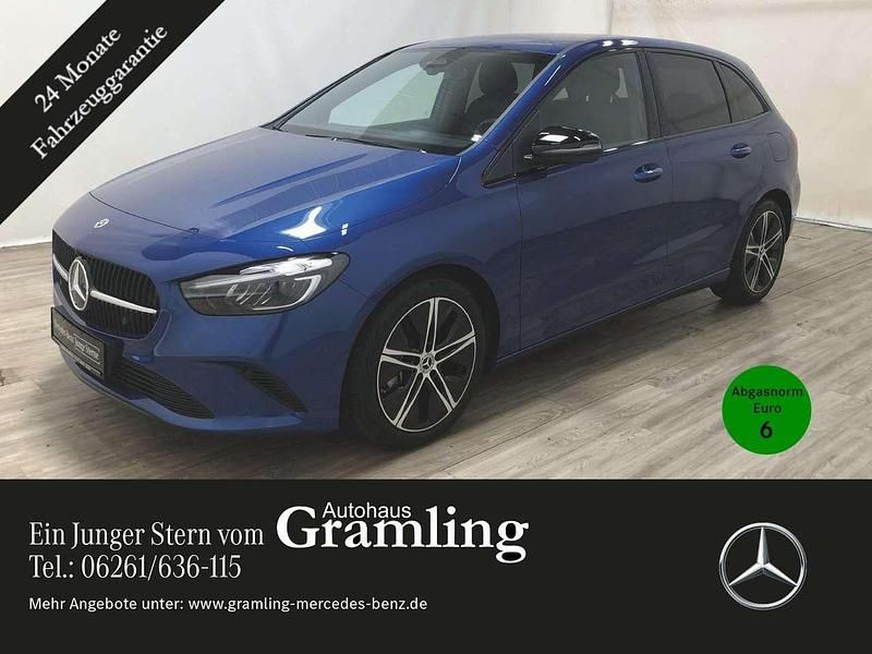 Spektralblau (metallic) Gebraucht 2024 Mercedes B200 Progressive Van / Kleinbus | 31.949 € (Fairer Preis) - Bild 1/4