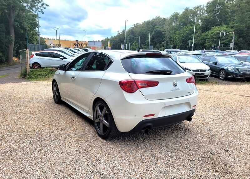 Gebraucht Alfa Romeo Giulietta Quadrifoglio Verde 235 PS (172 kW) 2013 (bianco ghiaccio) Kleinwagen