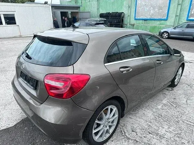 Gebraucht Mercedes A250 211 PS (155 kW) 2014 Beige Limousine