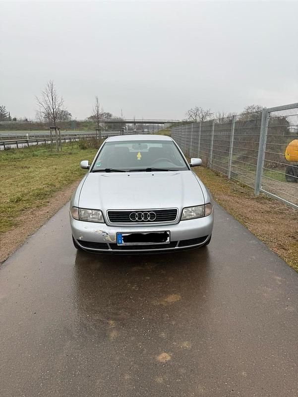 Silber Gebraucht 1998 Audi A4 Limousine | 650 € (Superpreis) - Bild 1/4