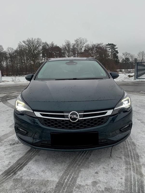 Grün Gebraucht 2019 Opel Astra Kombi | 8.500 € (Superpreis) - Bild 1/4