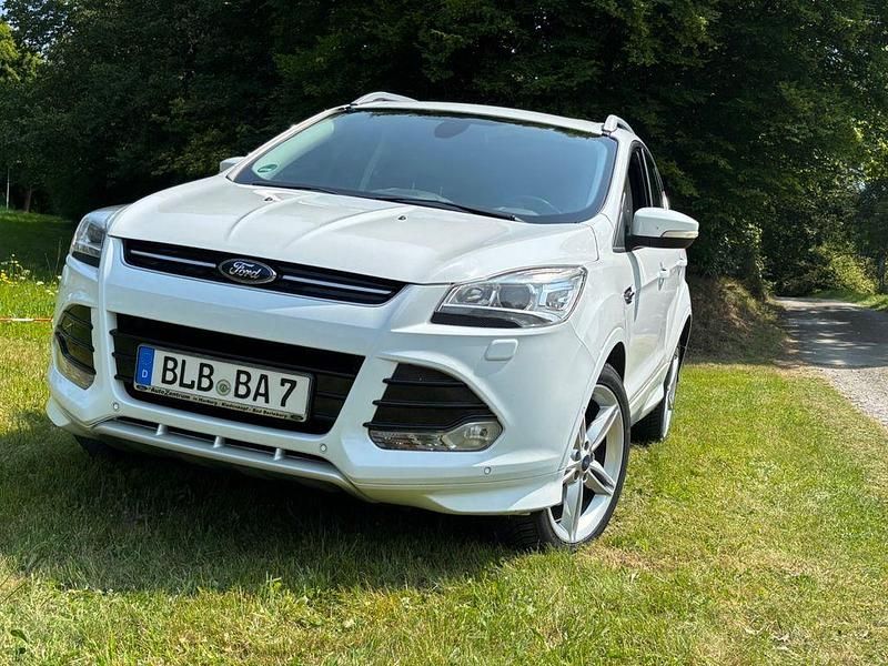 Weiß Gebraucht 2014 Ford Kuga Individual SUV | 12.500 € (Fairer Preis) - Bild 1/4