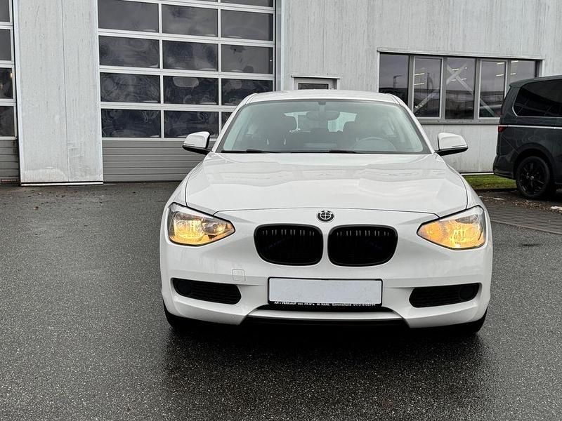 Gebraucht BMW 114 102 PS (75 kW) 2013 Weiß Kleinwagen