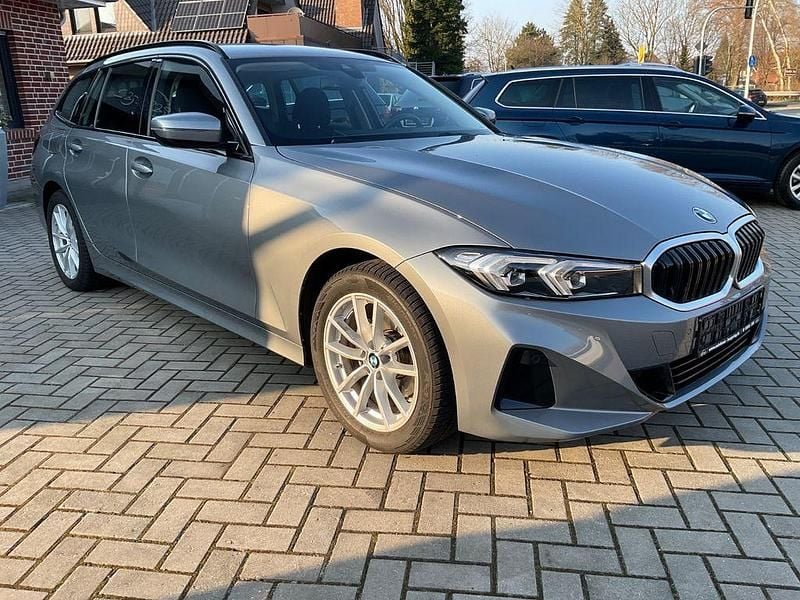 Gebraucht BMW 320 Advantage 190 PS (139 kW) 2023 Silber Kombi