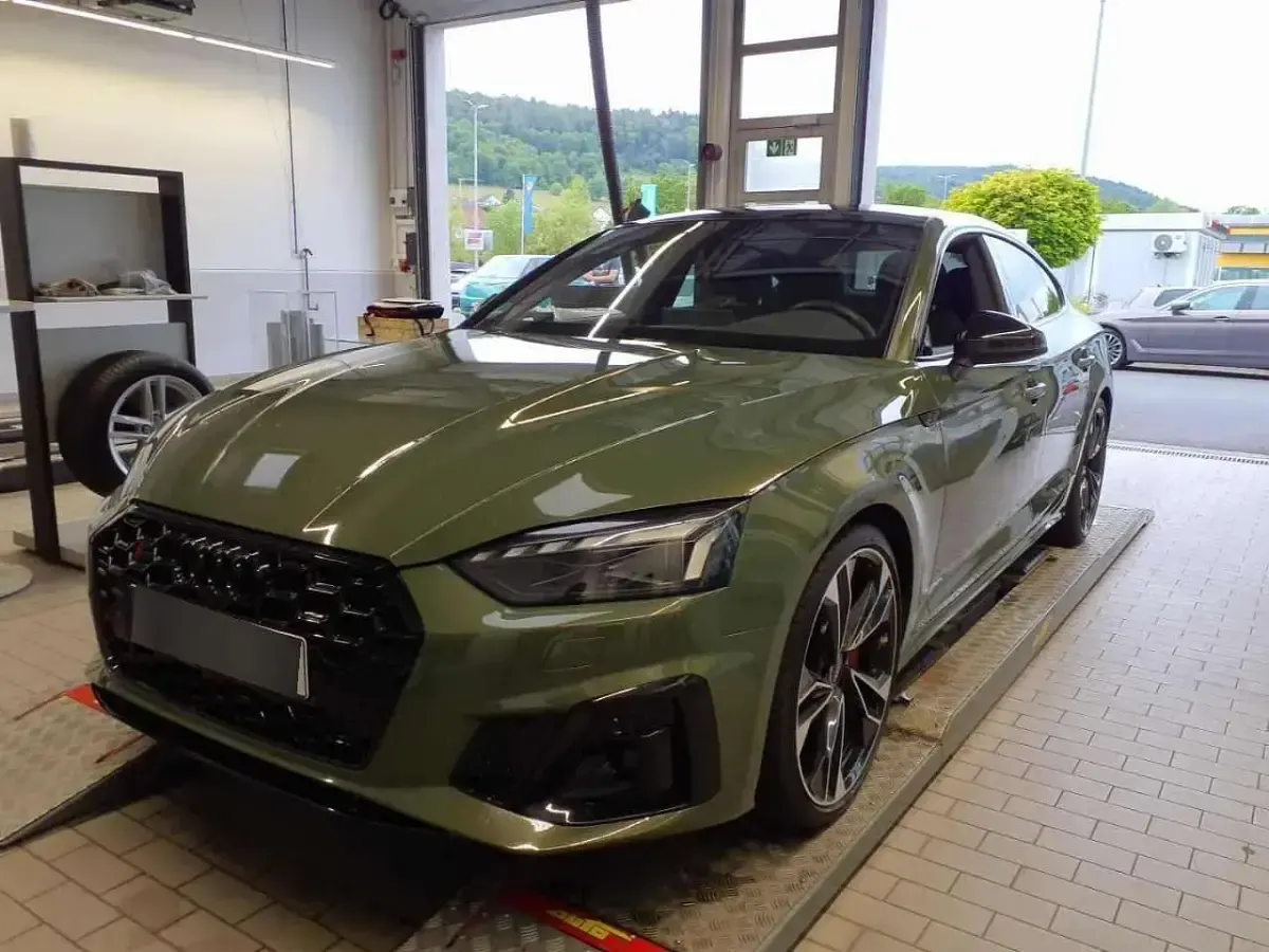 Gebraucht Audi S5 Competition 341 PS (250 kW) 2024 Distriktgrün metallic Limousine