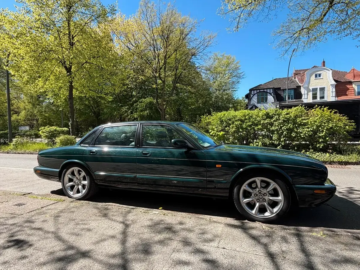 Gebraucht Jaguar XJR 363 PS (266 kW) 2000 Grün Limousine