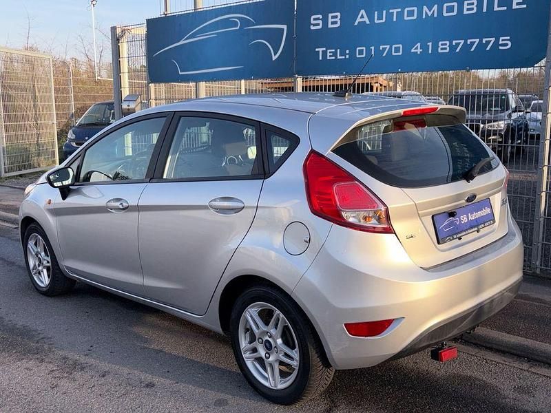 Gebraucht Ford Fiesta 105 PS (77 kW) 2017 Silber Limousine