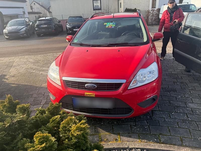 Gebraucht Ford Focus 109 PS (80 kW) 2010 Rot Kombi