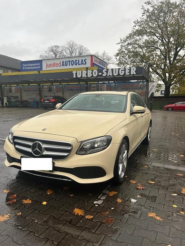 Gebraucht 2018 Mercedes E200 Limousine | 15.900 € (Fairer Preis) - Bild 1/4