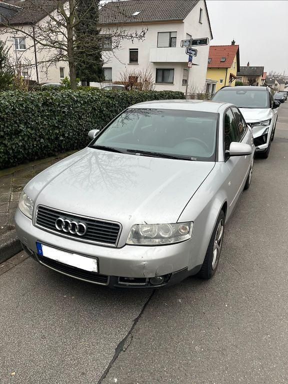 Gebraucht Audi A4 131 PS (96 kW) 2002 Silber Limousine