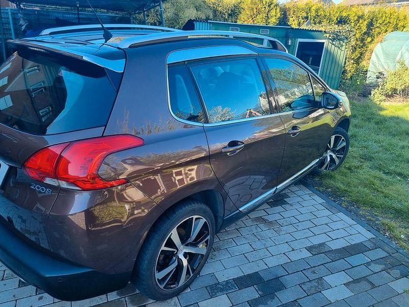 Gebraucht Peugeot 2008 Active 120 PS (88 kW) 2014 Braun SUV