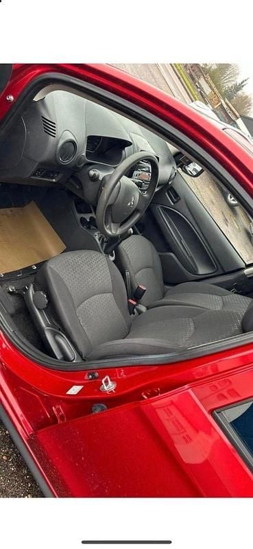 Gebraucht Mitsubishi Space Star 71 PS (52 kW) 2015 Rot Kleinwagen