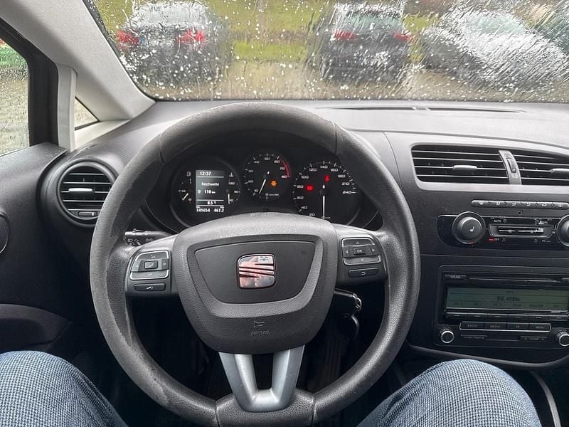 Usata Seat Leon 105 CV (77 kW) 2011 Nero Utilitaria