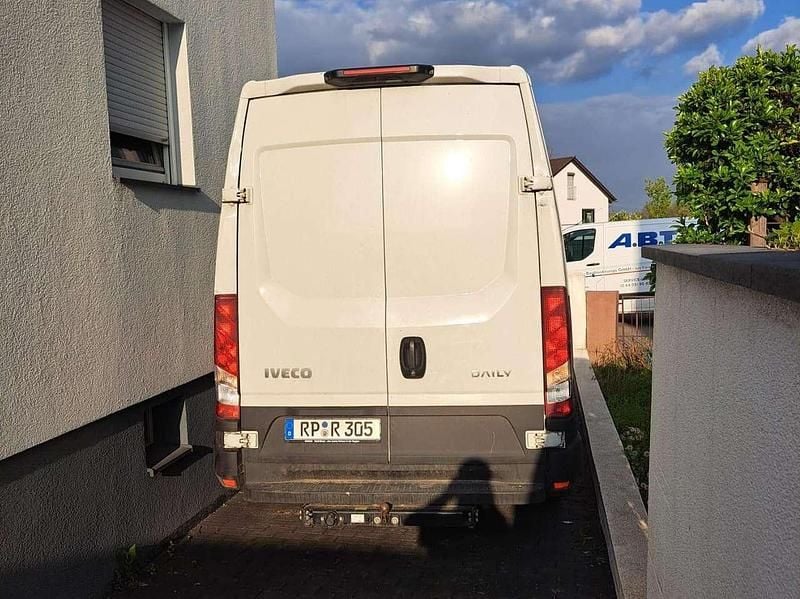 Gebraucht Iveco Daily 175 PS (128 kW) 2024 Weiß Van / Kleinbus
