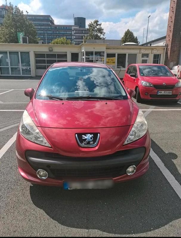 Rot Gebraucht 2009 Peugeot 207 Kleinwagen | 1.500 € (Guter Preis) - Bild 1/4