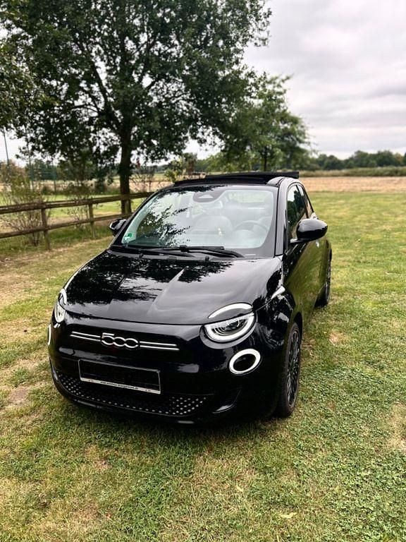 Schwarz Gebraucht 2021 Fiat 500e Icon Cabrio | 16.100 € (Superpreis) - Bild 1/4
