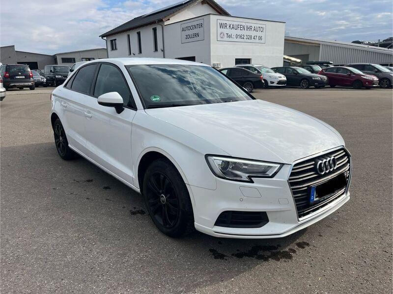 Weiß Gebraucht 2017 Audi A3 Design Limousine | 12.500 € (Guter Preis) - Bild 1/4
