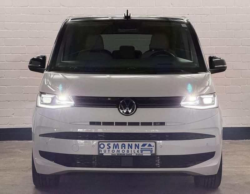 Gebraucht VW Multivan Life 150 PS (110 kW) 2024 Candyweiã Van