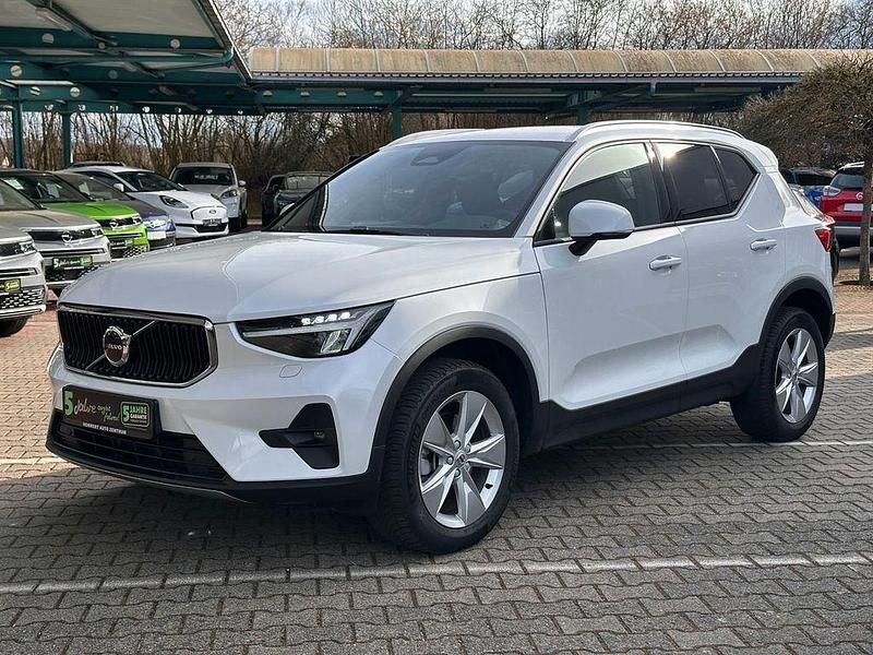 Gebraucht Volvo XC40 Core 163 PS (119 kW) 2024 Crystal weiß perleffekt (metallic) SUV