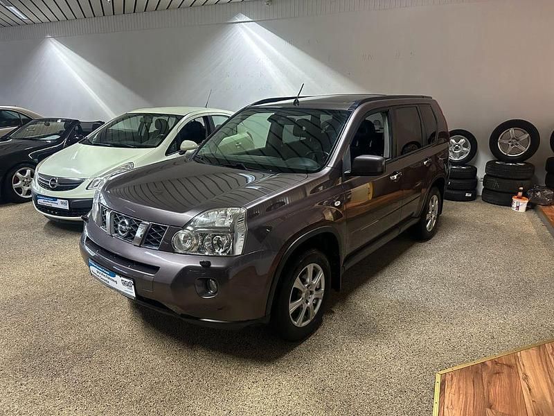 Grau Gebraucht 2009 Nissan X-Trail SUV | 5.950 € (Guter Preis) - Bild 1/4