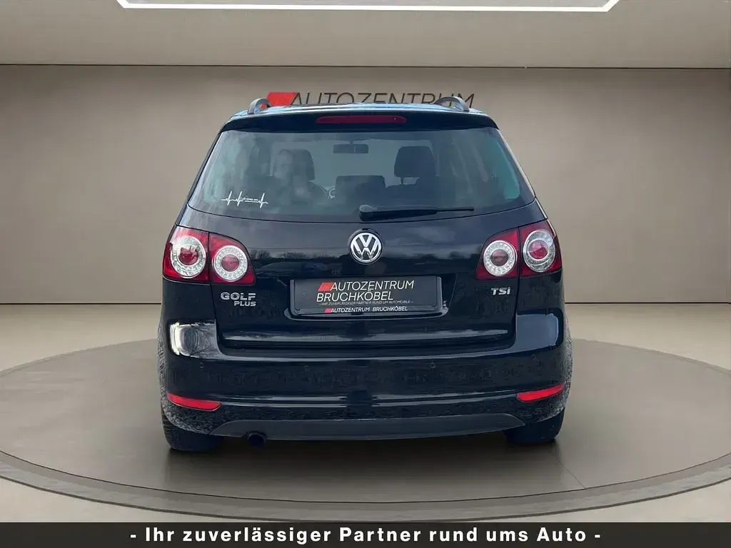 Używany VW Golf VII 105 KM (77 kW) 2012 Czarny Sedan/Limuzyna