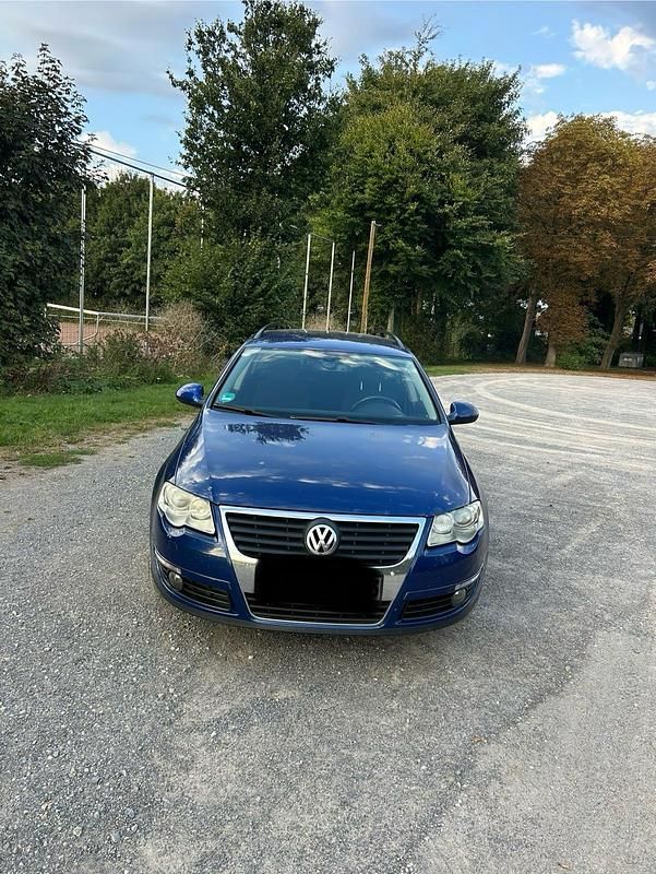 Blau Gebraucht 2006 VW Passat Kombi | 2.200 € (Fairer Preis) - Bild 1/4