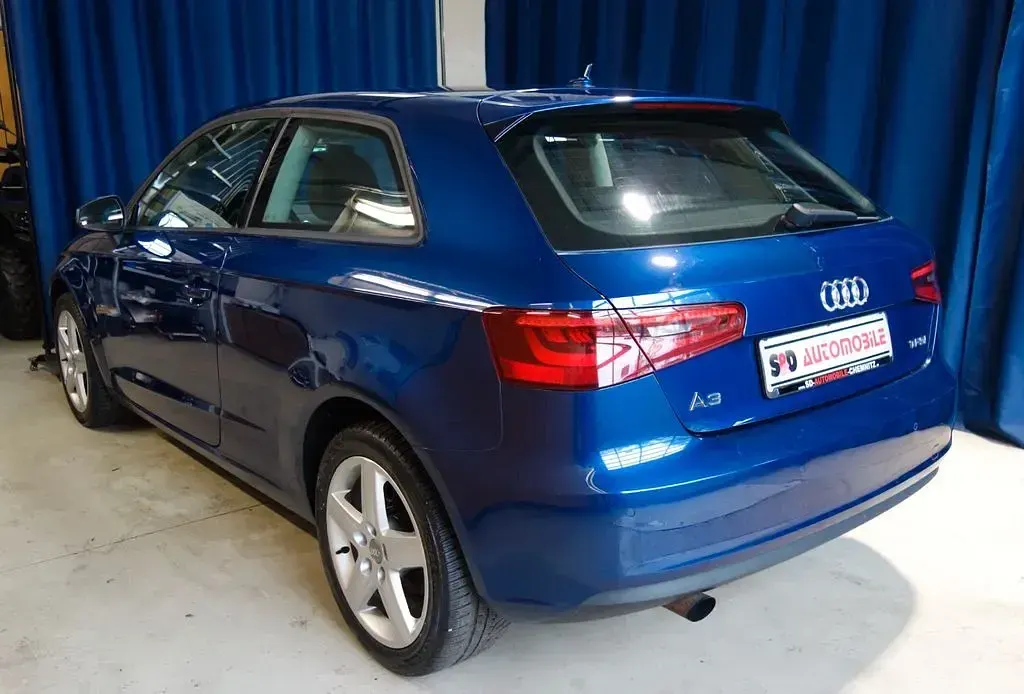 Second-hand Audi A3 Attraction 105 CP (77 kW) 2013 Albastru Hatchback
