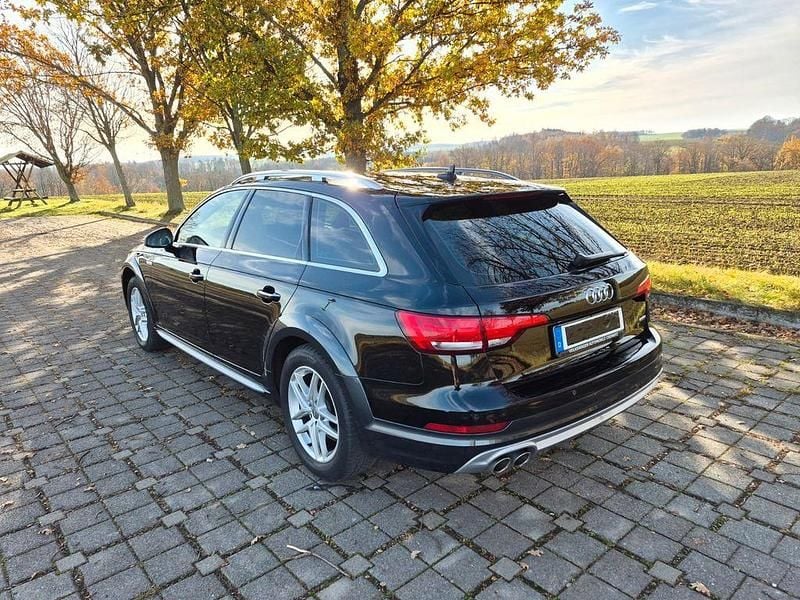 Gebraucht Audi A4 Allroad 190 PS (139 kW) 2018 Schwarz Kombi