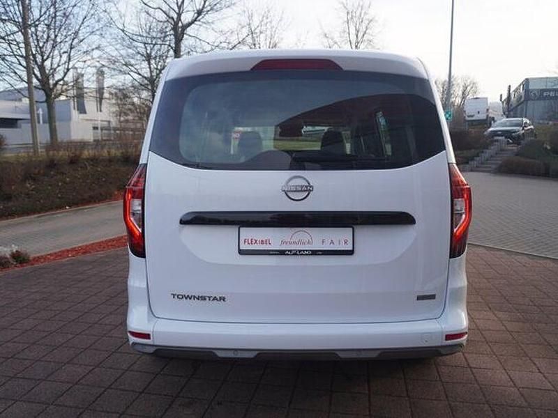 Gebraucht Nissan Townstar N-Connecta 131 PS (96 kW) 2023 Mineral white Kombi