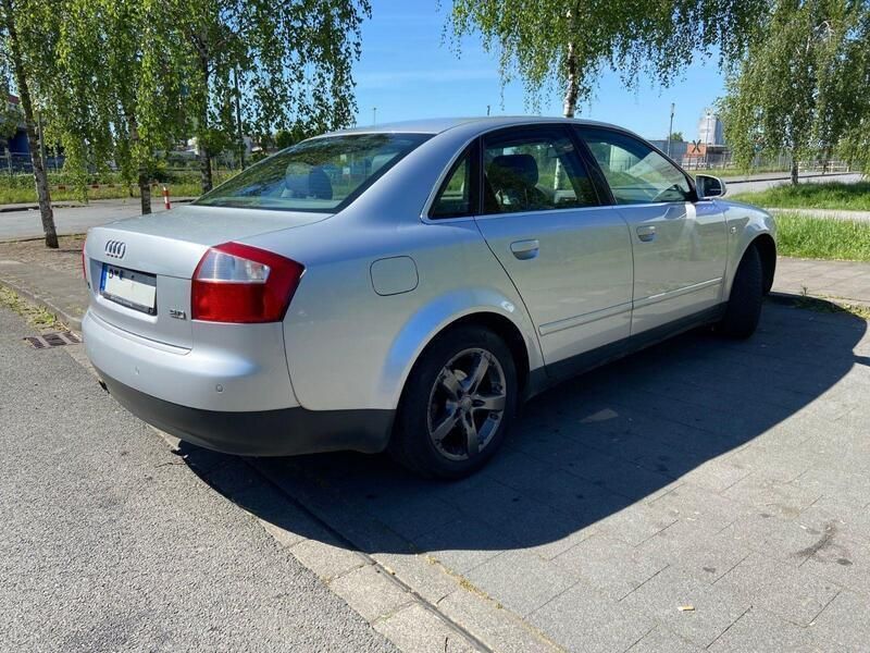 Silber Gebraucht 2001 Audi A4 Limousine | 2.750 € (Fairer Preis) - Bild 1/4