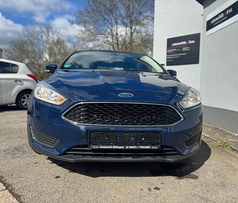 Usata Ford Focus 101 CV (74 kW) 2015 Blu Berlina