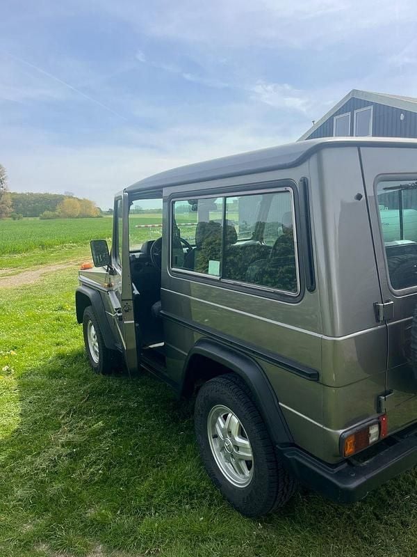 Gebraucht Mercedes G250 90 PS (66 kW) 1990 Grau SUV