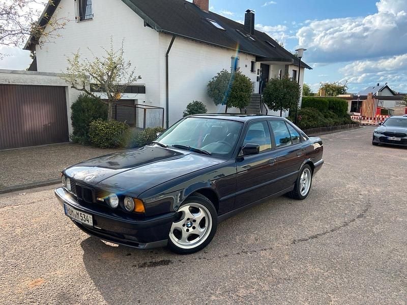 Andere farben Gebraucht 1990 BMW M5 Limousine | 29.800 € - Bild 1/4